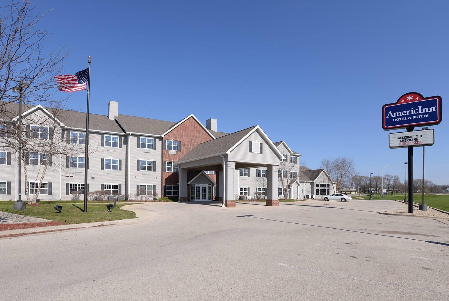 Americinn By Wyndham Fulton Clinton Exterior foto